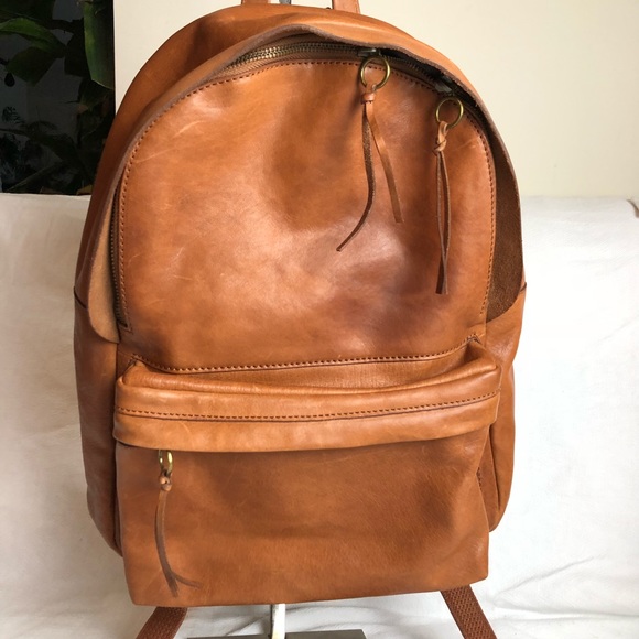 madewell Handbags - Madewell lorimer Leather Backpack 🎒